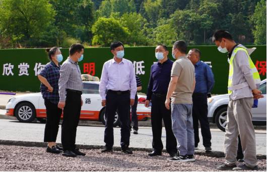 六安市公路管理處黨委書(shū)記、主任楊廣來(lái)一行蒞臨指導(dǎo)我司項(xiàng)目